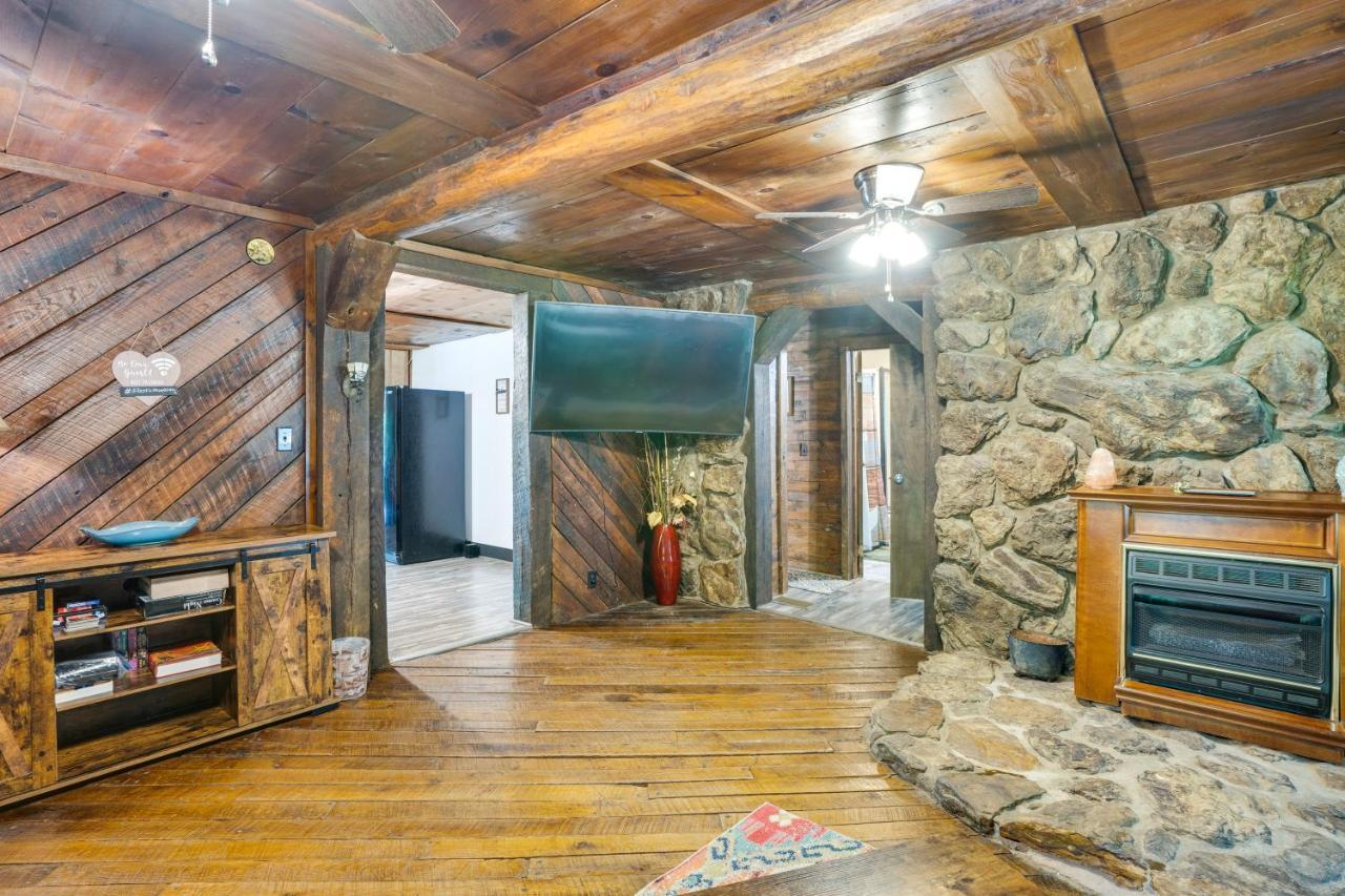 French Lick Getaway With Deck, Grill And Fire Pit! Villa ภายนอก รูปภาพ