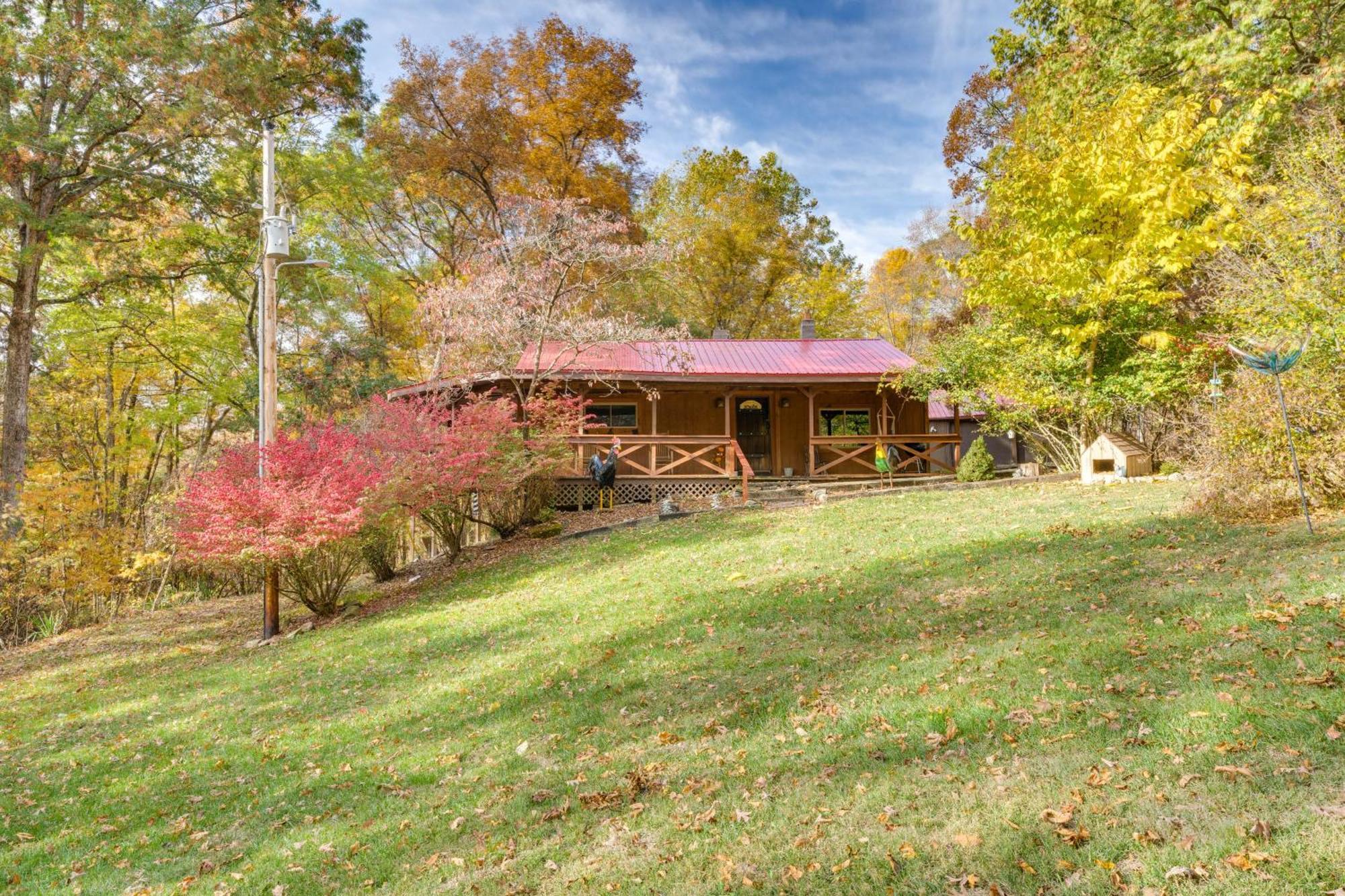 French Lick Getaway With Deck, Grill And Fire Pit! Villa ภายนอก รูปภาพ