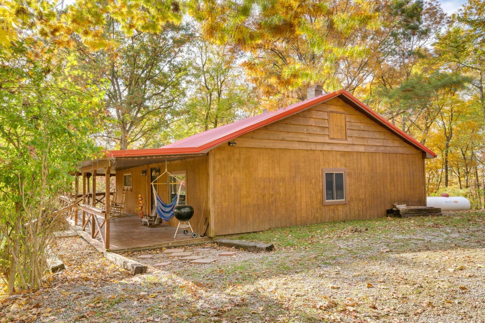French Lick Getaway With Deck, Grill And Fire Pit! Villa ภายนอก รูปภาพ