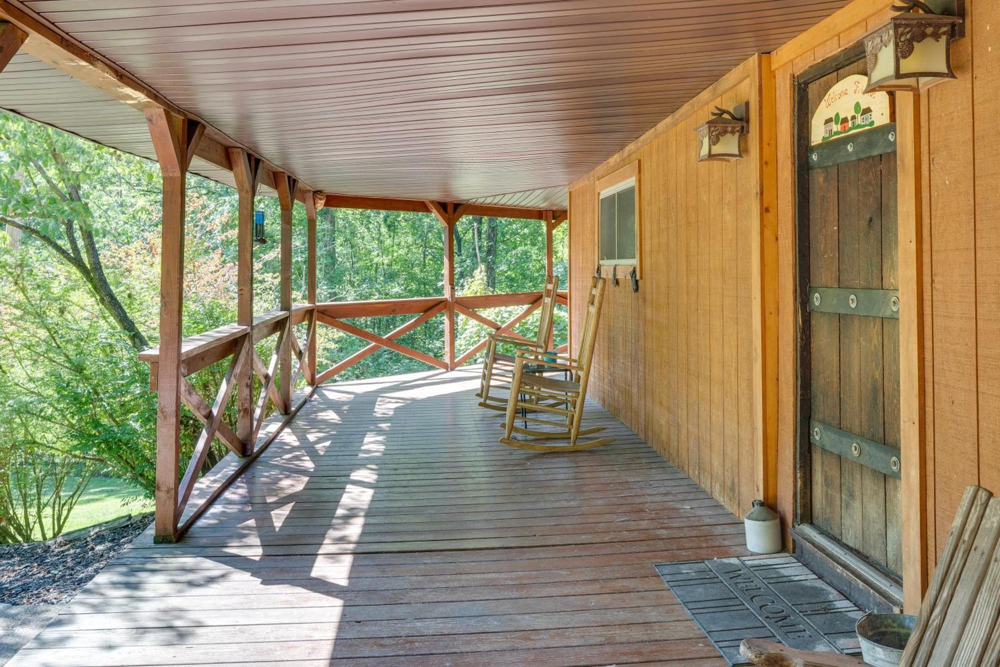 French Lick Getaway With Deck, Grill And Fire Pit! Villa ภายนอก รูปภาพ
